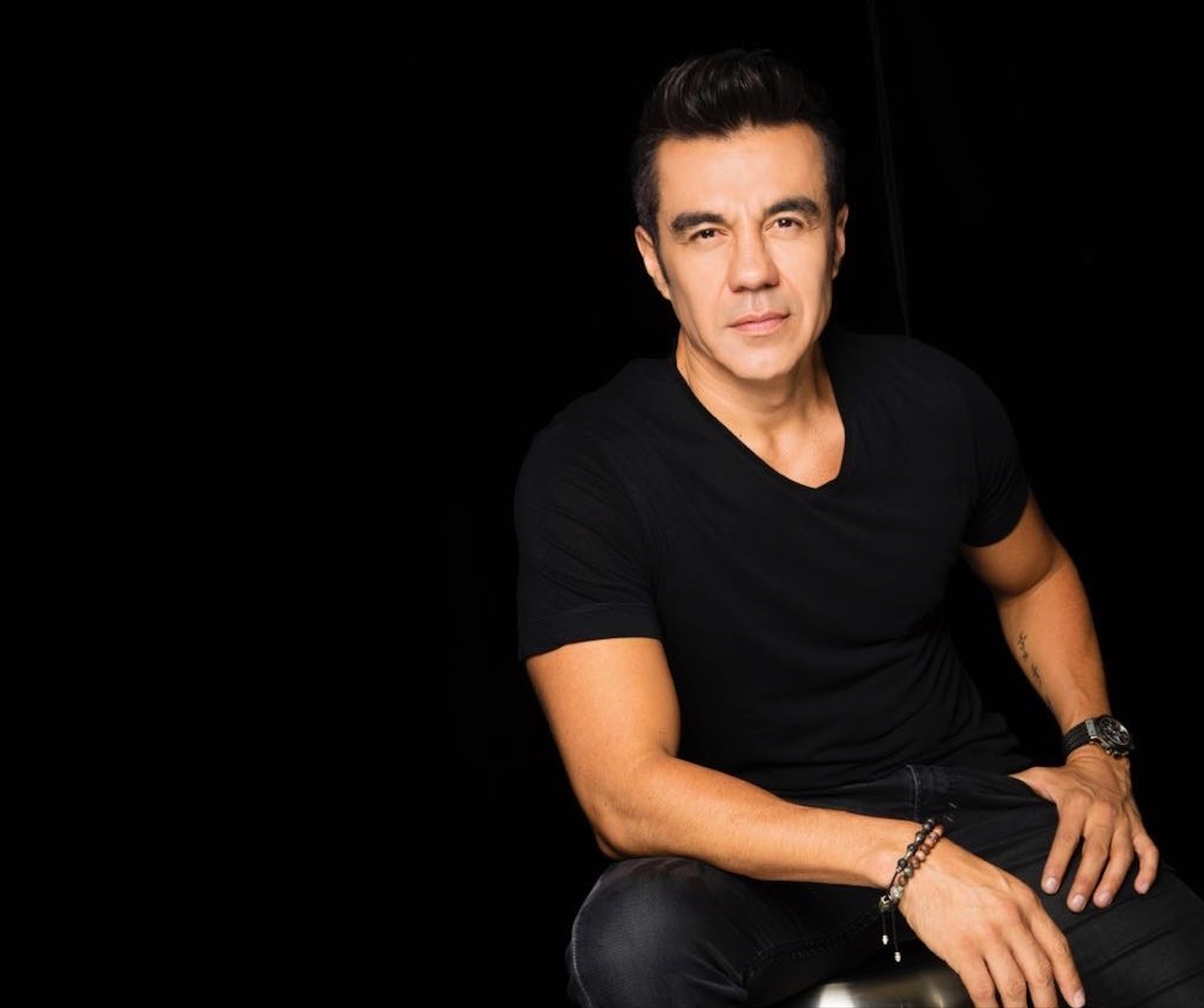 Adrián Uribe