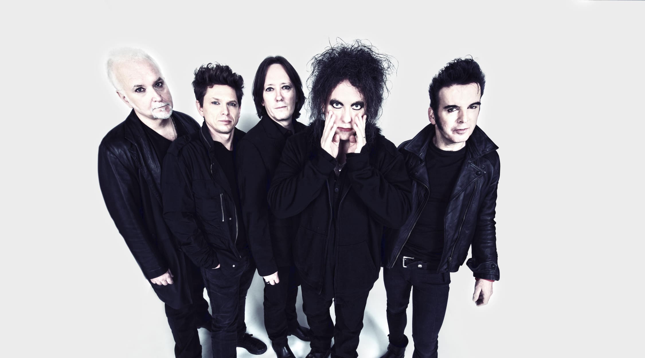 the cure в шкафу