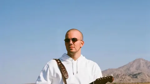 Mac Ayres