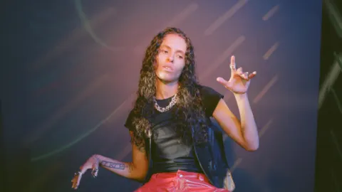 070Shake