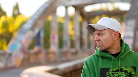 DJ Shadow