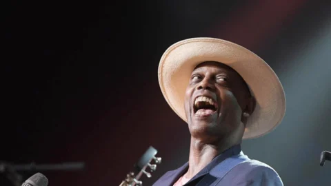 Eric Bibb