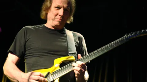 Adrian Belew