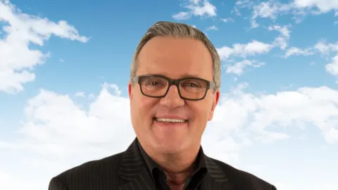 Mark Lowry