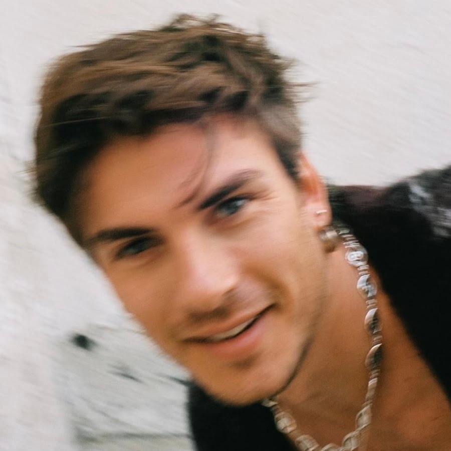 Andrés Koi