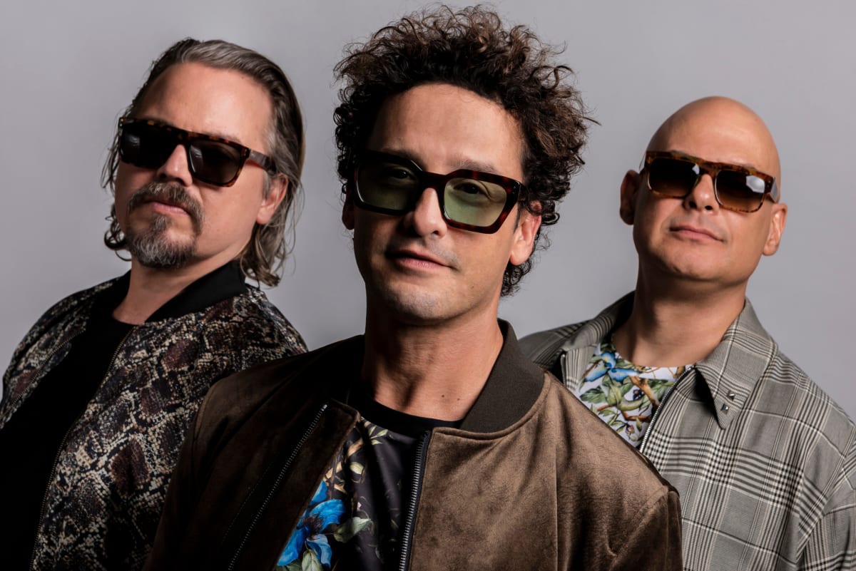 Los Amigos Invisibles